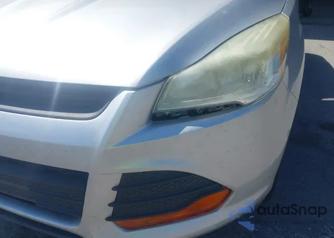 2013 Ford Escape S z USA, uszkodzony, nr VIN 1FMCU0F78DUB43763